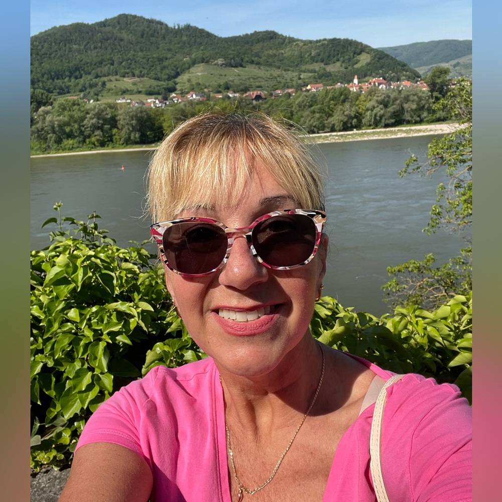 Meet your Posher, Dani